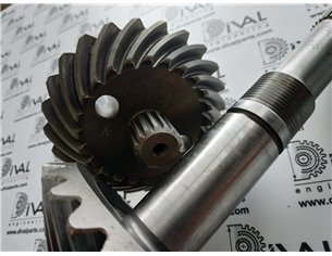 Шестірня 459/10220, 459/50745 (вал-шестерня) кутового редуктора для телескопічного навантажувача JCB 2