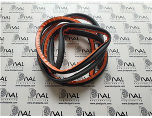Ущільнення 333/P2990, 331/59896, 331/32339 двері кабіни верхній для телескопічного навантажувача JCB